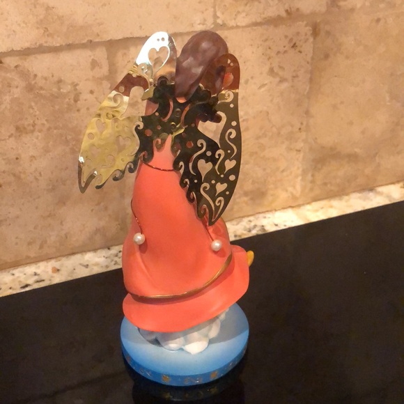 Angel Figurine - Picture 2 of 6